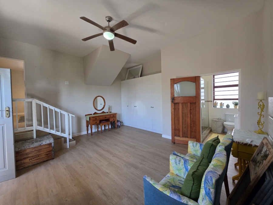 4 Bedroom Property for Sale in Wavecrest Eastern Cape